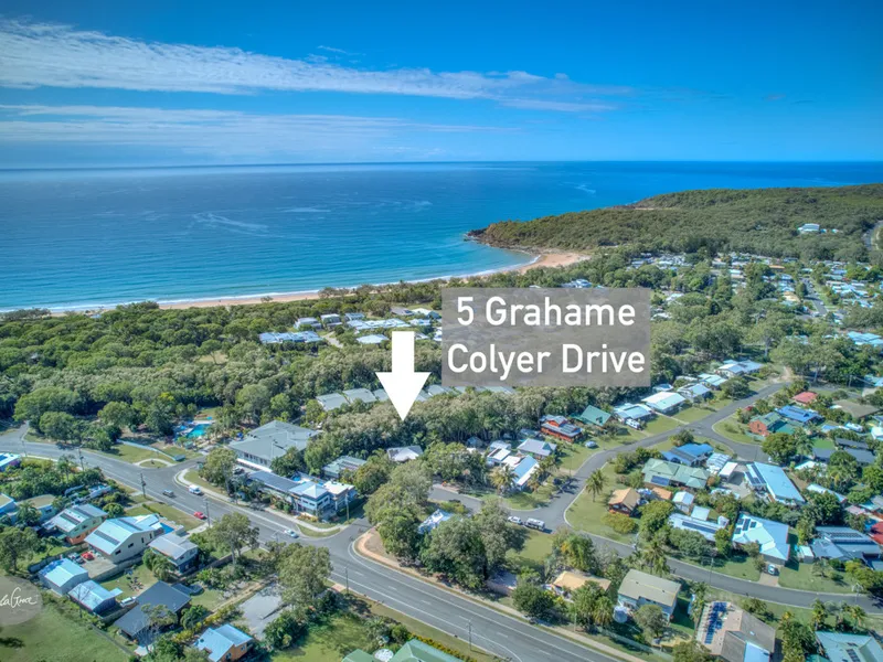 Tightly held location, 4 bed, dual living home and walk directly to main beach