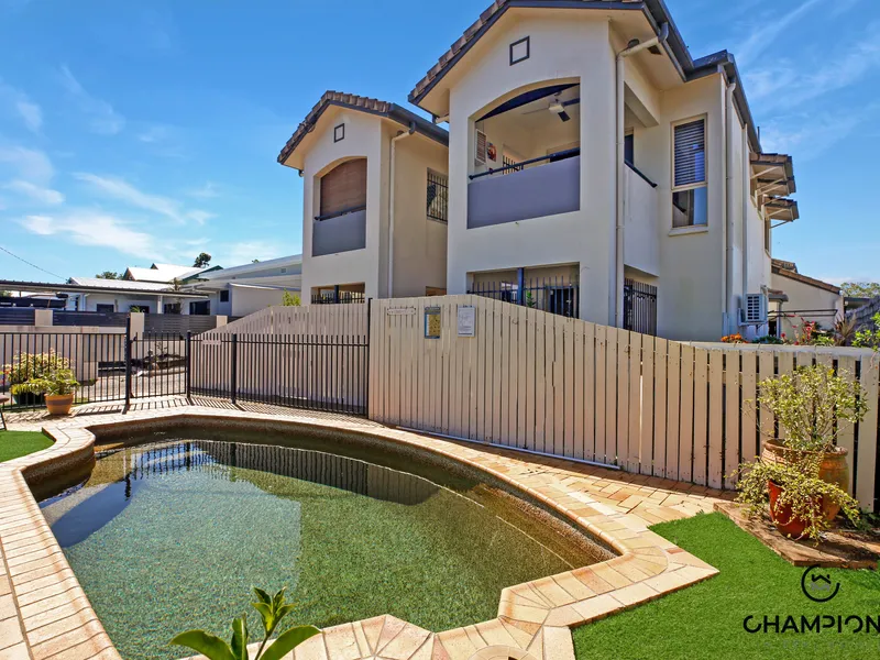 Modern townhouse in small complex