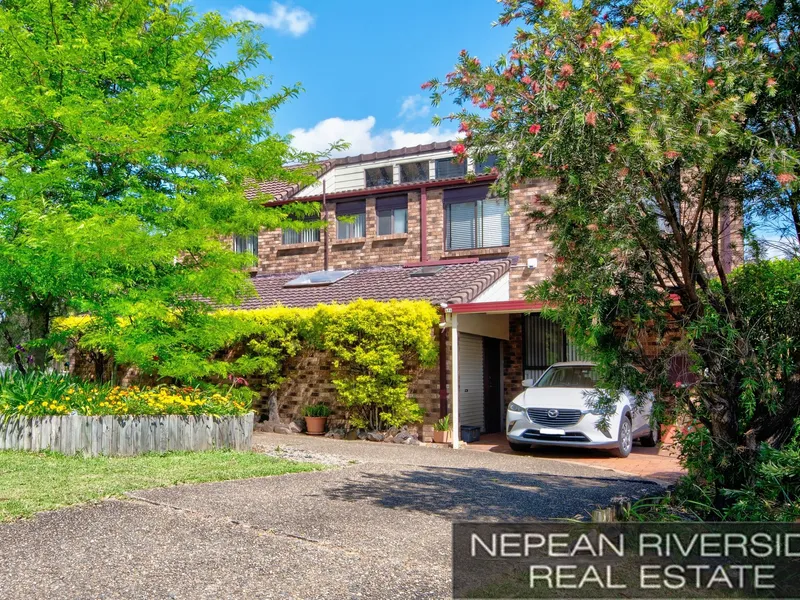 Impressive family home + granny flat + pool!