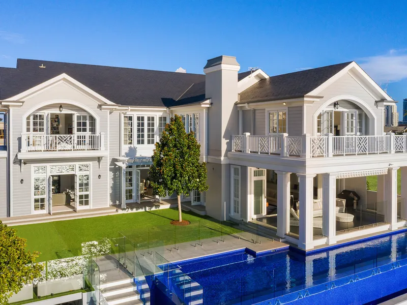 Hampton's Influenced Grandeur, Anchored on Main River