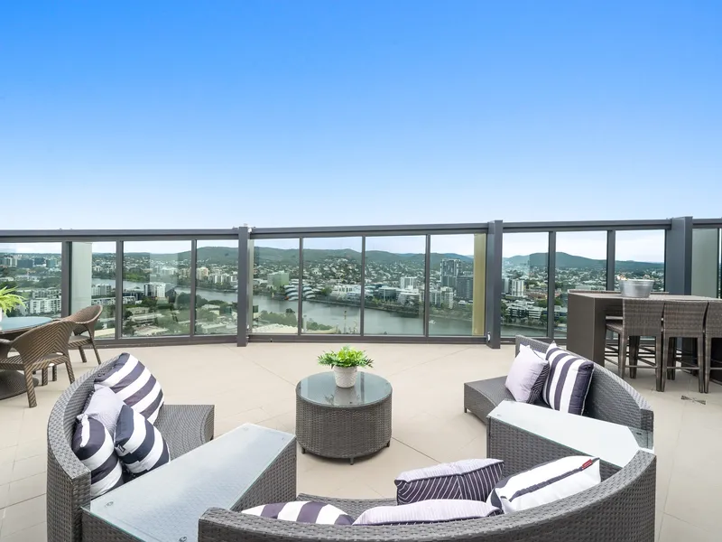 Luxury Penthouse with stunning views from a private rooftop!