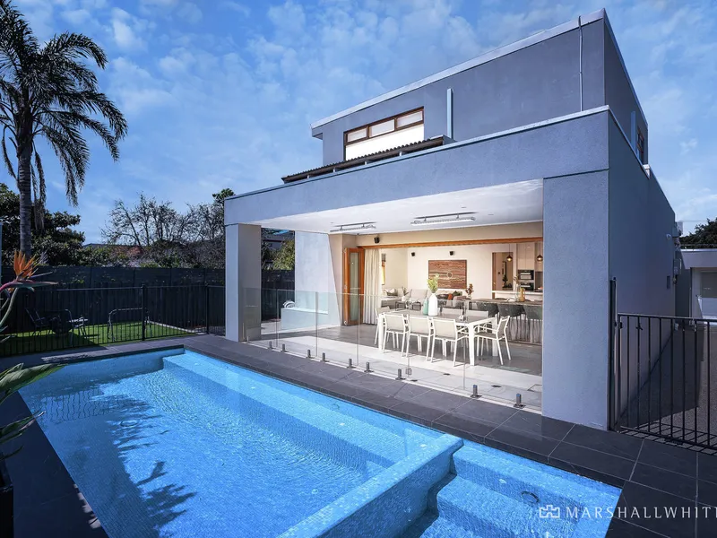 Aspirational Contemporary Beachside Living