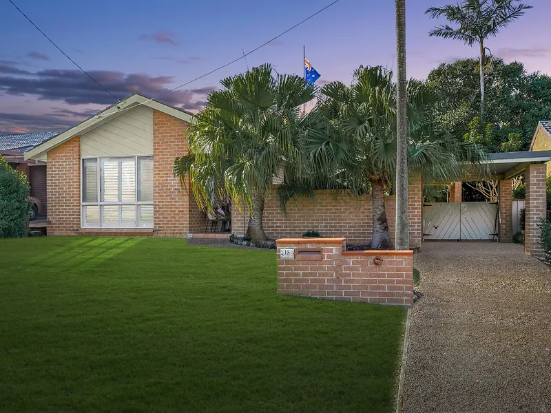 Stunning family home close to the lake