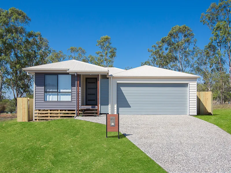 3 BEDROOM HOME - LARGE YARD!