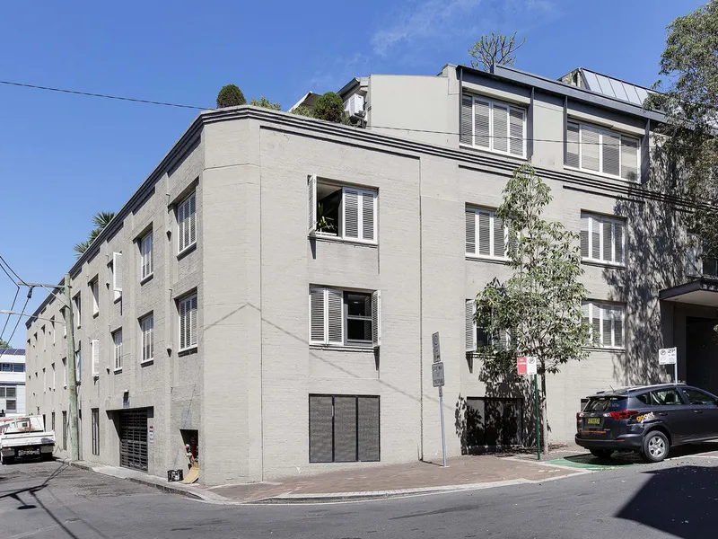 Warehouse conversion, one bedroom apartment