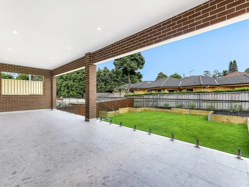 627 sqm. Spacious brick family home.