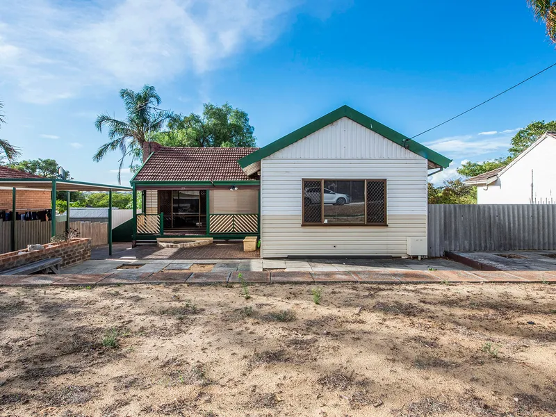 CHARMING 3 BEDROOM, 1 BATHROOM IN A FANTASTCI CENTRAL LOCATION