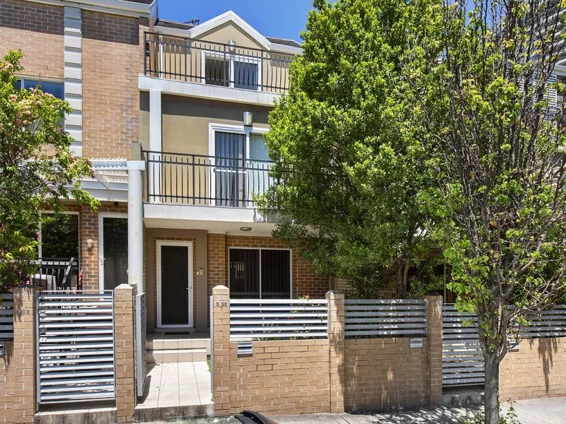 CHATSWOOD TOWNHOUSE - 3 BED 1.5 BATH 2 CAR - Absolute Stroll to all amenites