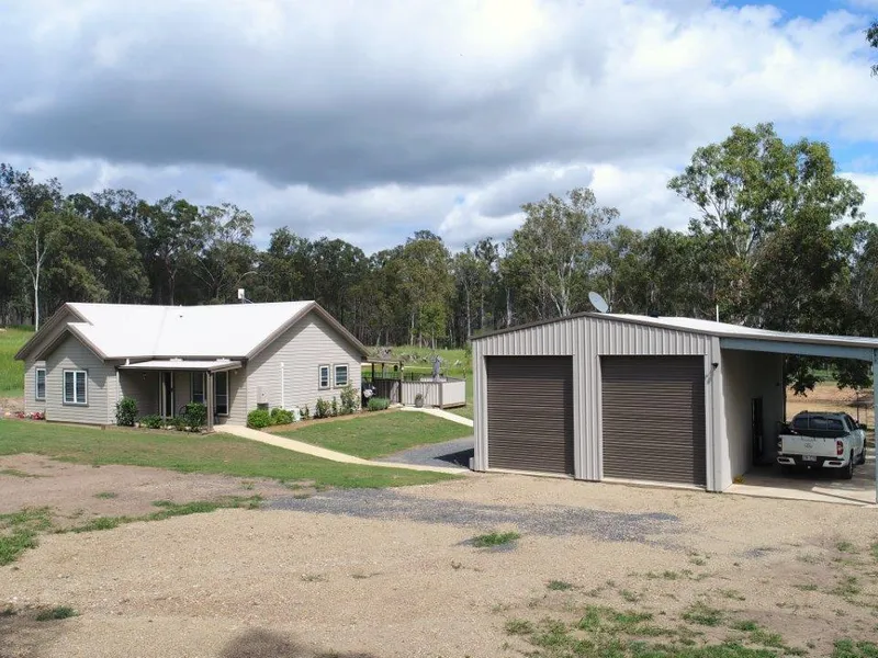 TASTEFUL 3 BRM HOME, SWIMMING POOL, GREAT SHED - 1.21 HA