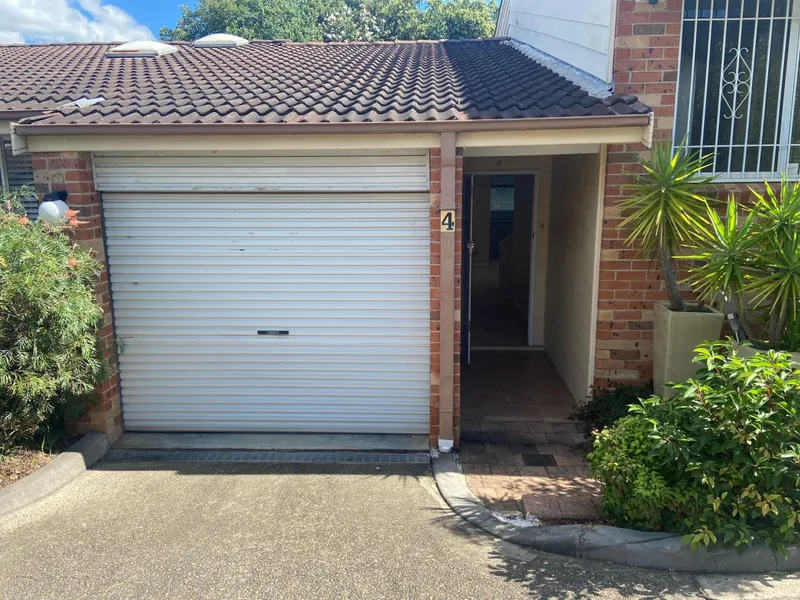 Great & Convenient 2 Bedroom and 2 Bathroom Villa!