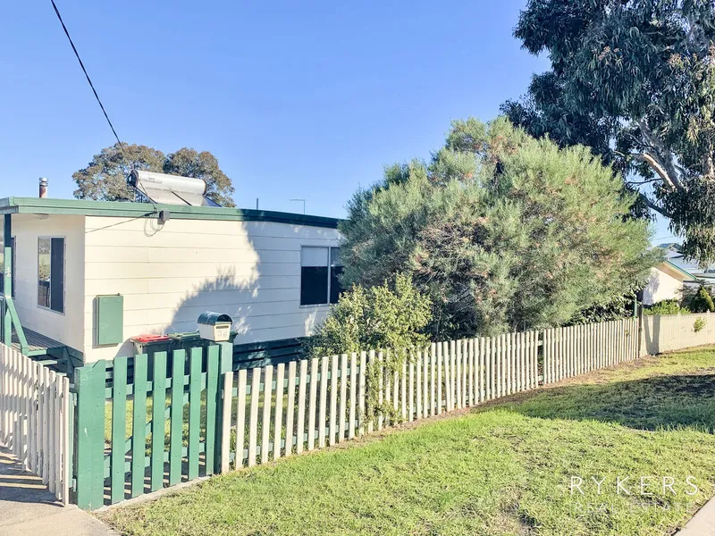 Cosy Home with Storage