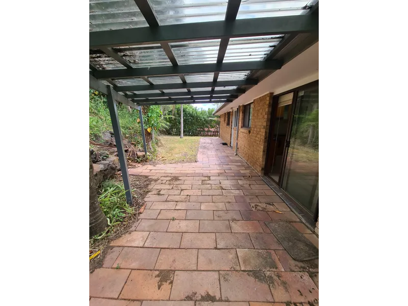 3 Bedroom home on the edge of town!