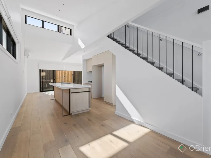 NEW TOWNHOUSE, MOVE IN AND LOVE IT!