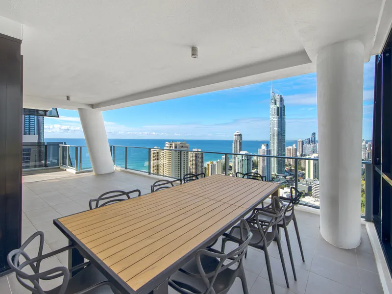 Circle on Cavill spacious sky home with incredible ocean, river and coastline views