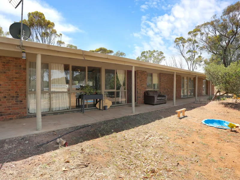 Country lifestyle in the heart of town