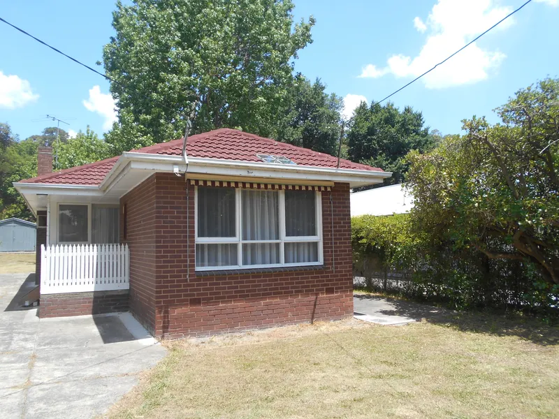CHARMING TWO BEDROOM HOME IN LEAFY SUBURBIA