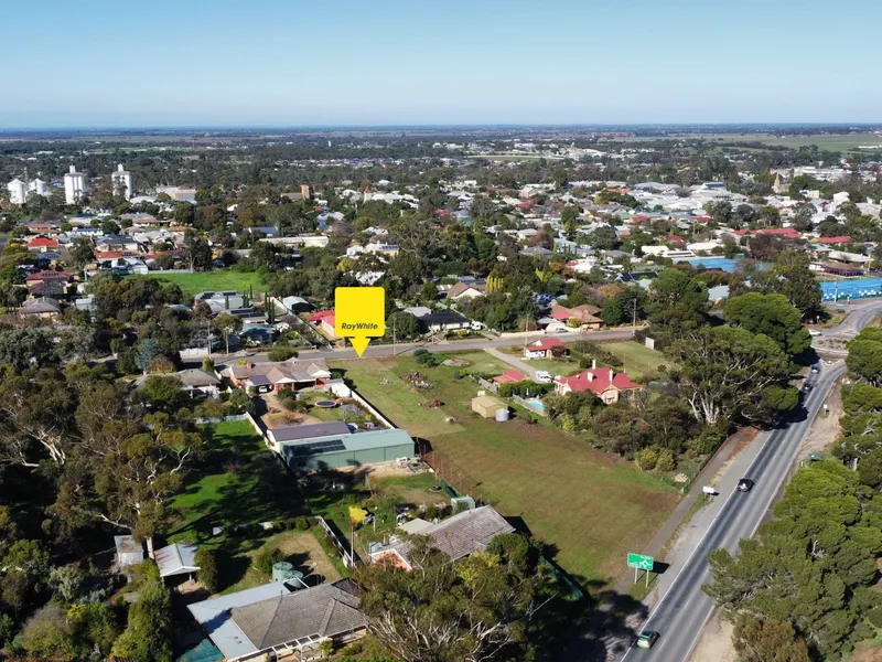 Marvelous living on Marchant Road