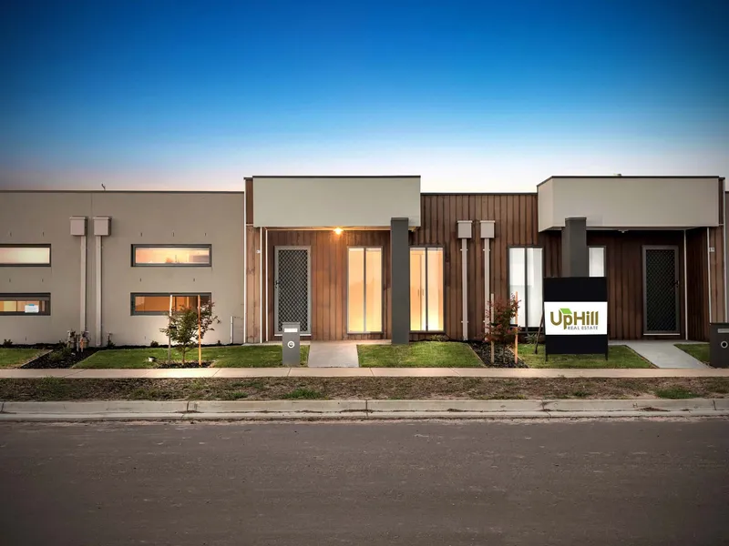 Perfect location..!!! Retirees, Investors & Small families pay your attention...!!!