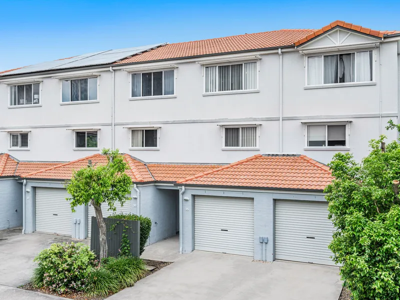 Tri-Level Townhouse Close to Wynnum Central and the Waterfront