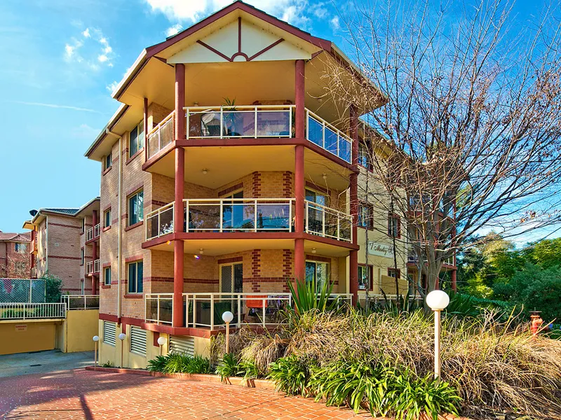 2 Bedroom Unit, Leafy look out