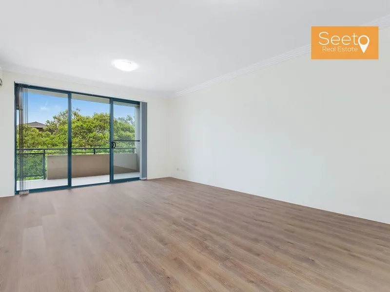 Spacious 2 Bedroom With AirCon Close To Station