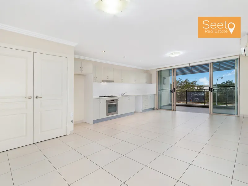 Spacious 3 bedrooms with 2 car space! Walking distance to the station.