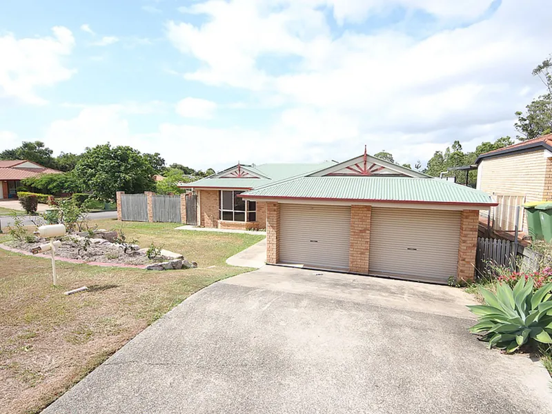 HALPINE LAKES ESTATE. SIDE ACCESS. SOLAR POWER