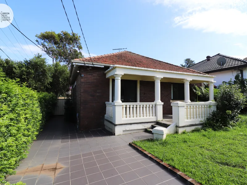 Fully Renovated 2 Bedroom Semi House! Utilities Included!