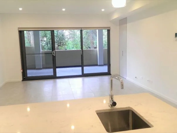 Woooo..!See Video Link!!..North facing, Quiet ,Near New, Large 1 Bed Apartment with extra Fridge ! Over looking Greeny Park ! Epping Heart Location!!
