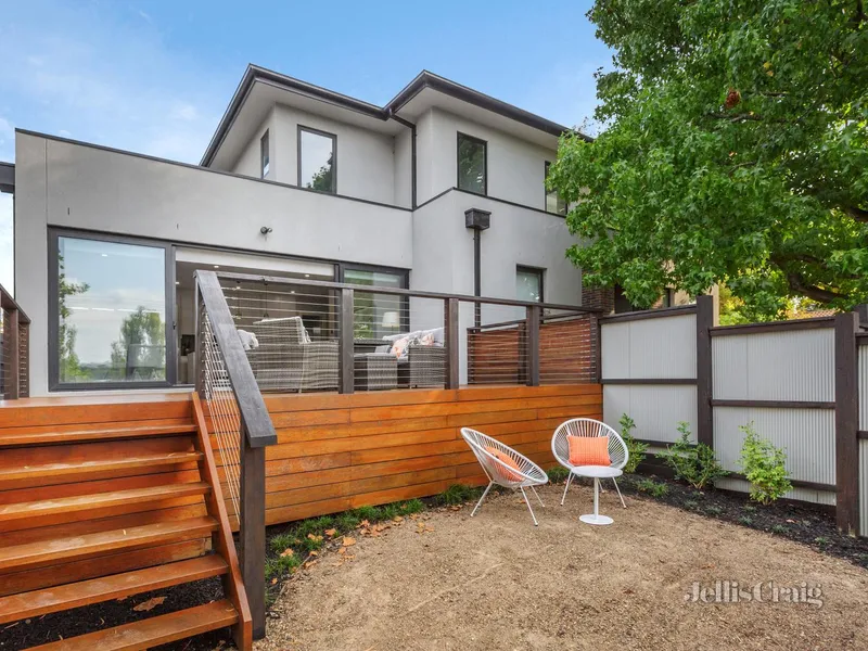 Luxurious living on the Corner of Essex Road