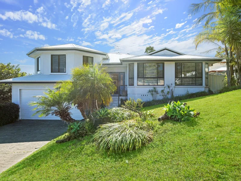 COASTAL LIVING AWAITS