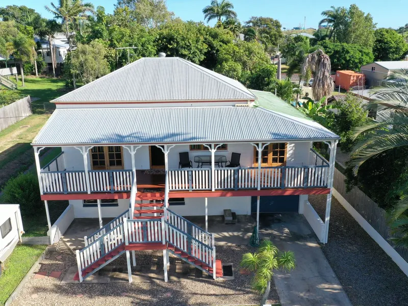 HARBOUR VIEWS, QUEENSLANDER, POOL