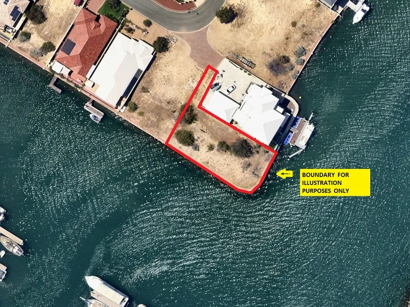 CANAL LIVING AT ITS BEST!  OPPORTUNITY  TO  BUILD  A  SPECTACULAR  HOME.