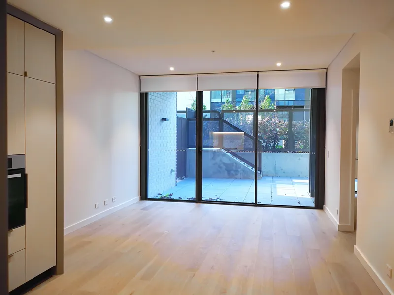 Modern 2 Bedroom Apartment in Darling Square!