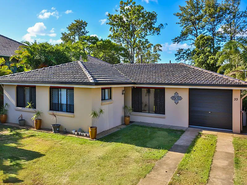 LARGE FAMILY HOME - AIRCON - IDEAL LOCATION!