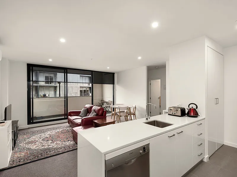 Stunning Large Modern Apartment in a Fantastic Location - All Offers Invited!