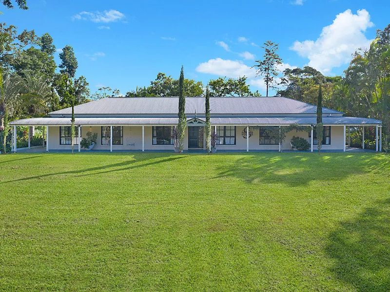 Gorgeous Homestead, Dual Living + Studio on 1.7 acres!
