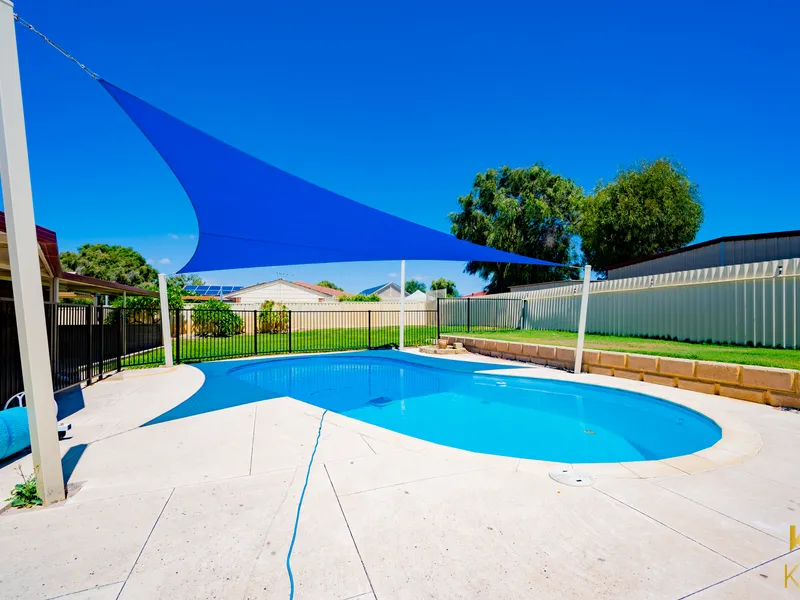 Spacious Family Home On Huge 1012m2 Block