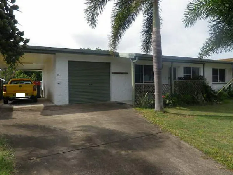 LOWSET BLOCK HOME - 3 BEDROOMS !
