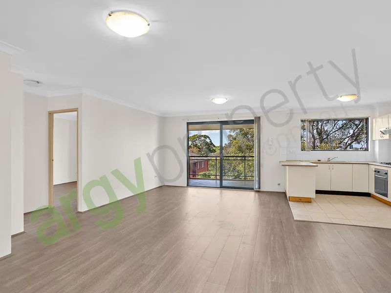 NORTH EAST, SPACIOUS & SUNLIT