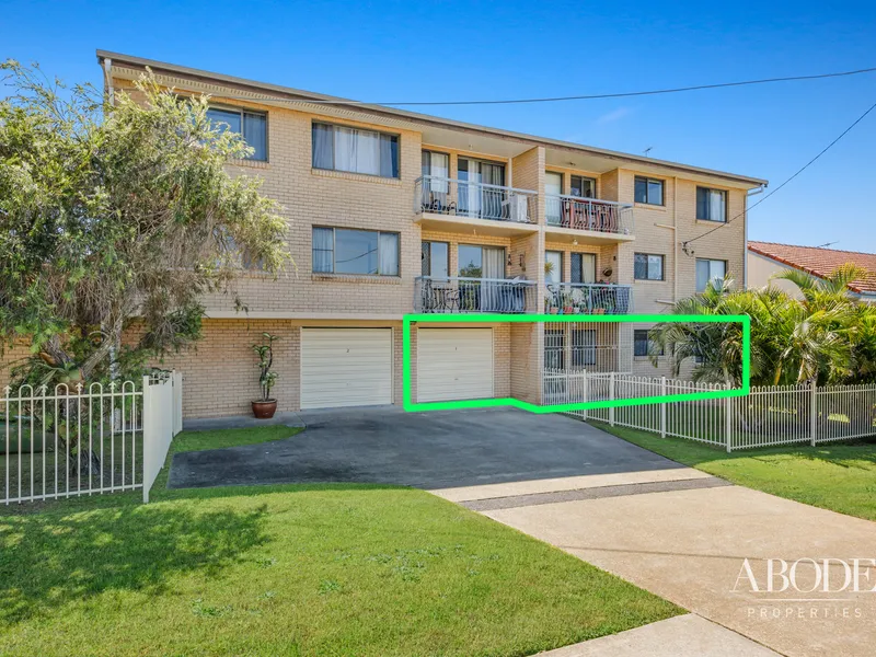 GROUND FLOOR WITH INTERNAL GARAGE -  RENOVATED - EAST OF OXLEY