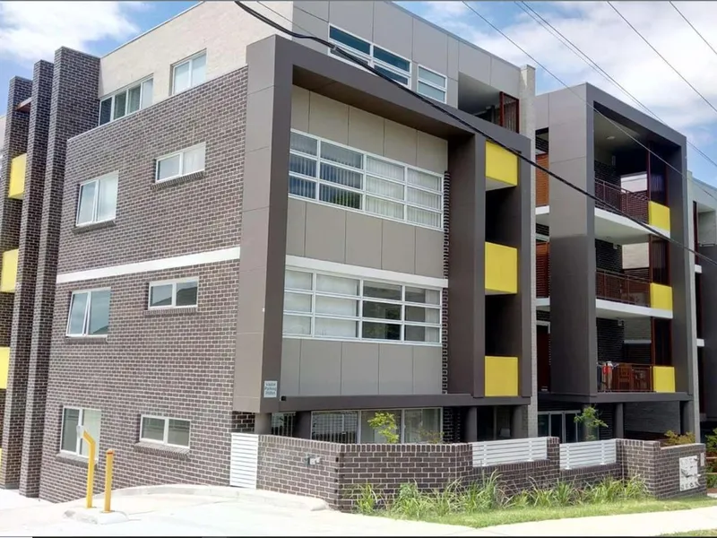 2 Bedroom, 2 Bathroom with parking for rent!