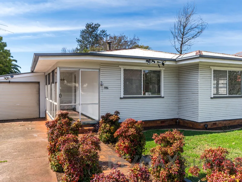 Charming Timber Home in Newtown