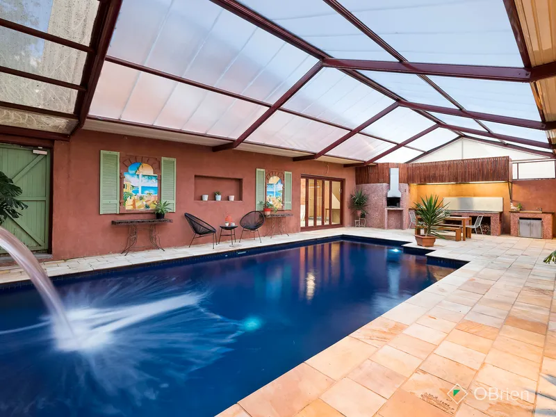 Hidden Oasis behind this humble ArtDeco Facade!