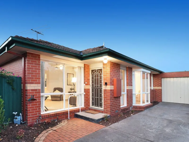 Perfectly Positioned In The heart Of Bentleigh