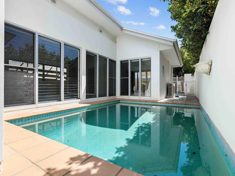 Three Bedroom Home with Pool On Kawana Island