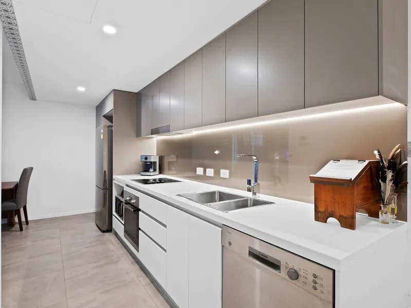 Executive Apartment, Elevated Position, Perfect Location