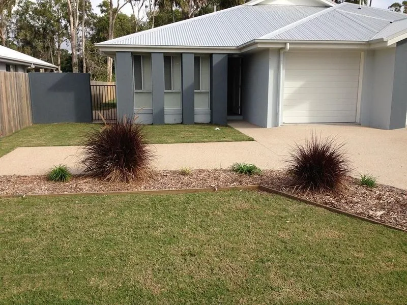 ESCAPE THE CITY – MODERN DUPLEX A STONES THROW FROM THE BEACH