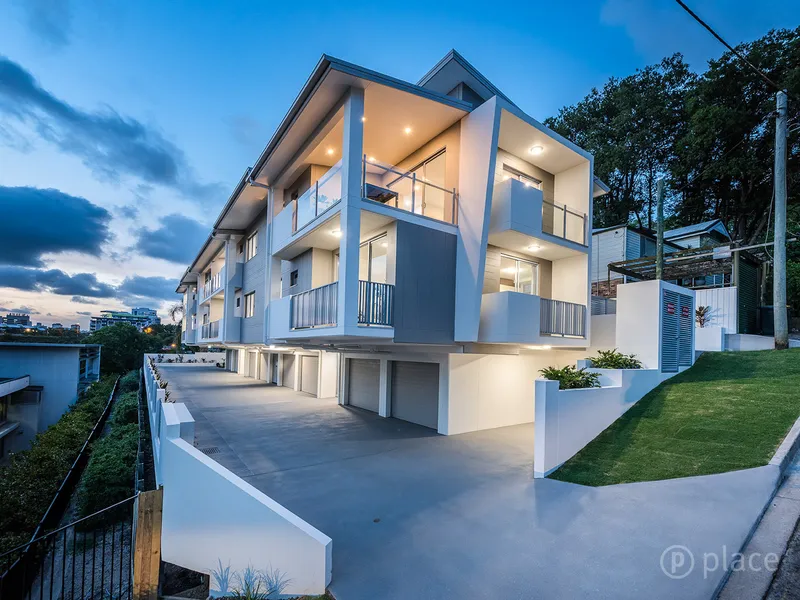 Beautiful Apartment boasting City Views and Close to all Amenities