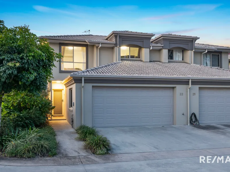 One of the Best Townhouses with A Sweet Garden!